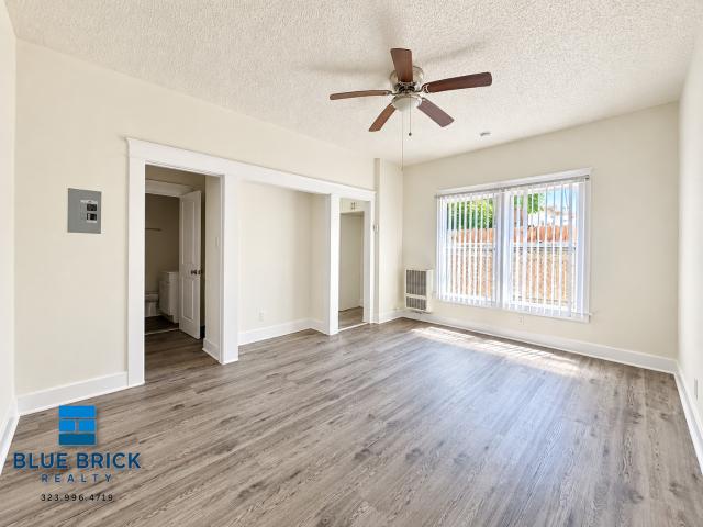 Apartment for rent in Canoga Park, California
