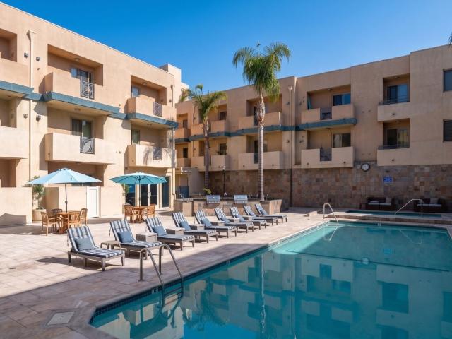 Apartment for rent in Canoga Park, California