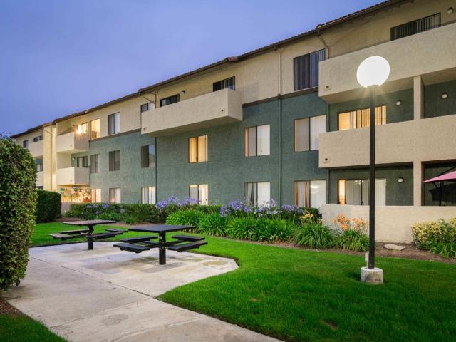 Apartment for rent in Solana Beach, California
