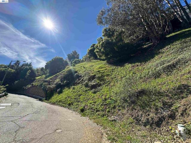 Land for sale in Oakland, California