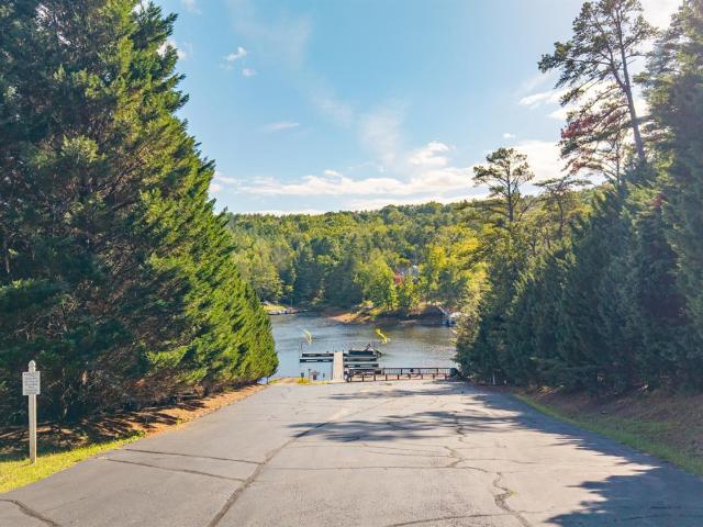 Land for sale in Runaway Bay, Lynch Station