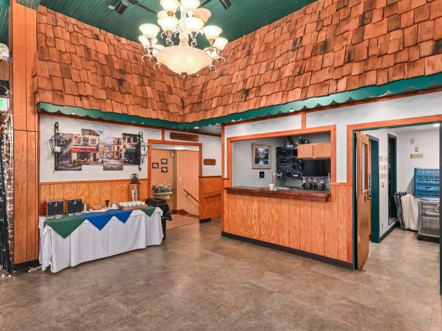 Commercial for sale in Cudahy, Wisconsin