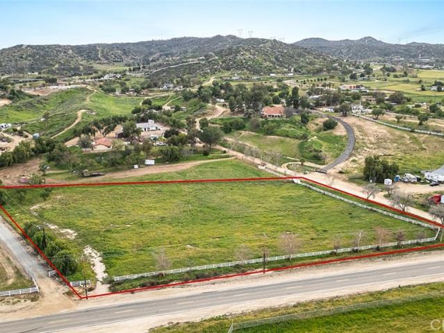 Land for sale in Nuevo, California