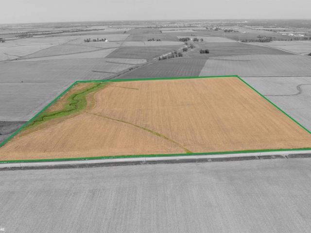 Farm for sale in Linn, Iowa
