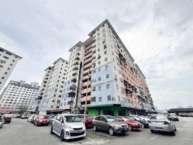 Flat for sale in Petaling, Subang Jaya