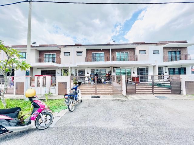 Terraced House for sale in Tanjong Sepat, Selangor