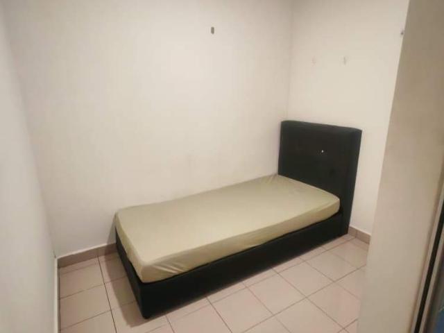 Room for rent in Petaling, Alam Impian