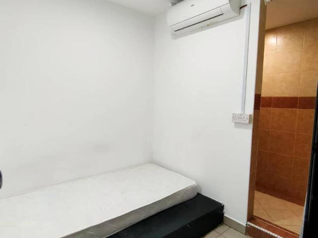 Room for rent in Petaling, Alam Impian