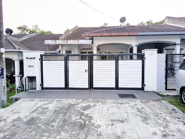 Terraced House for sale in Seri Kembangan, Majlis Bandaraya Subang Jaya
