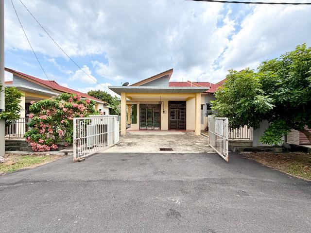 Residential House for sale in Tanjong Sepat, Selangor