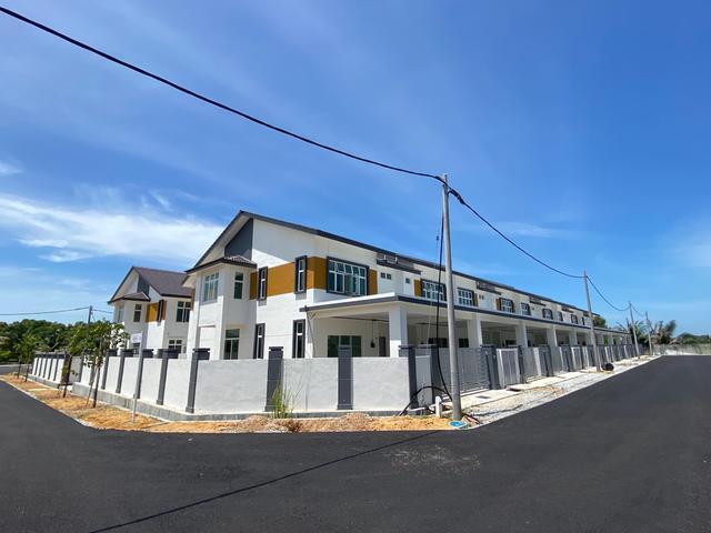 Terraced House for sale in Malaka