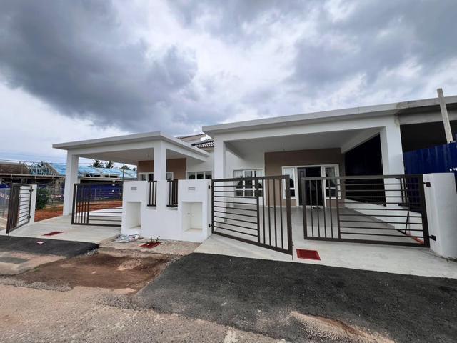 Terraced House for sale in Malaka