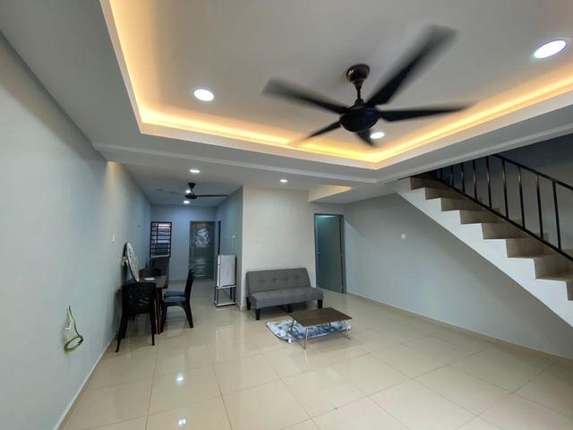 Terraced House for sale in Malaka
