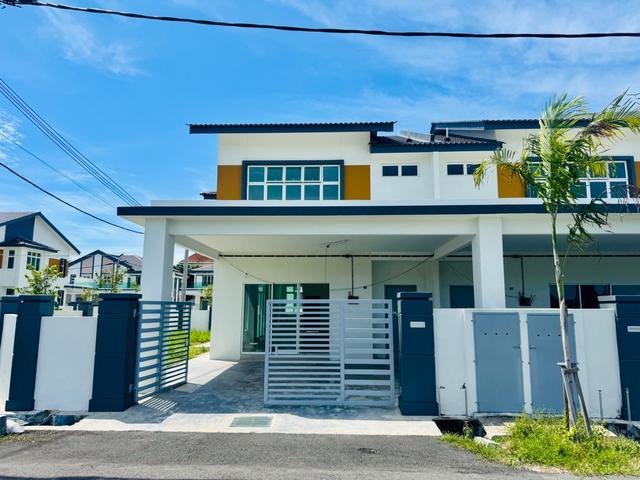 Terraced House for sale in Malaka