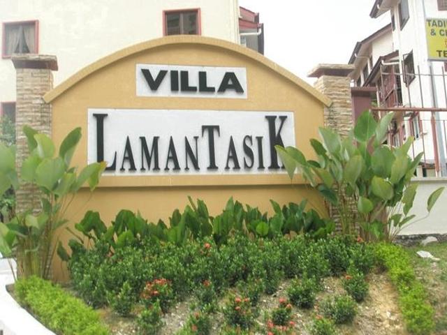 Townhouse for sale in Cheras
