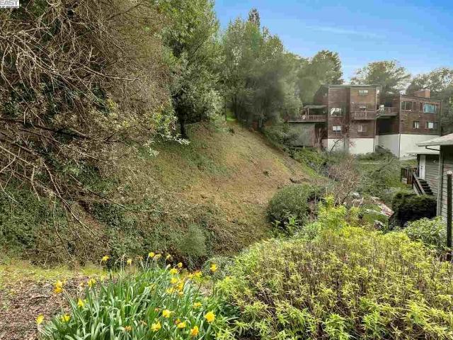 Land for sale in Oakland Land for sale in Oakland