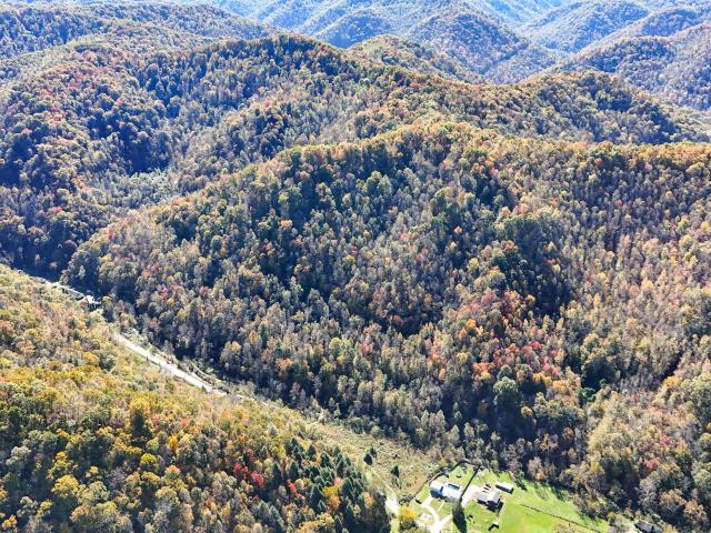 Land for sale in Roark, Leslie County