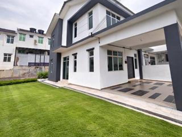 Terraced House for sale in Malaka