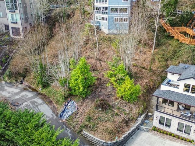 Land for sale in Kirkland