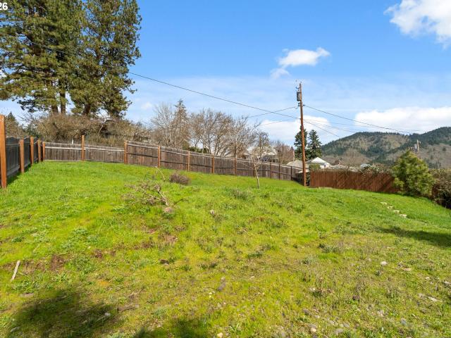 Land for sale in White Salmon, Washington