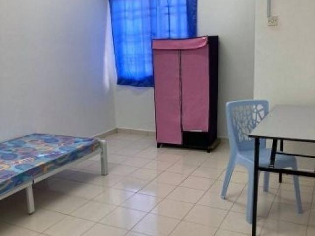 Room for rent in Petaling, Alam Impian
