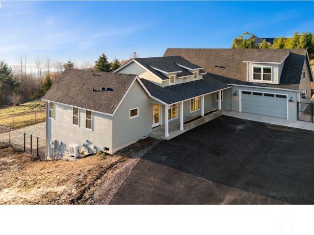 House for sale in Castle Rock, Washington