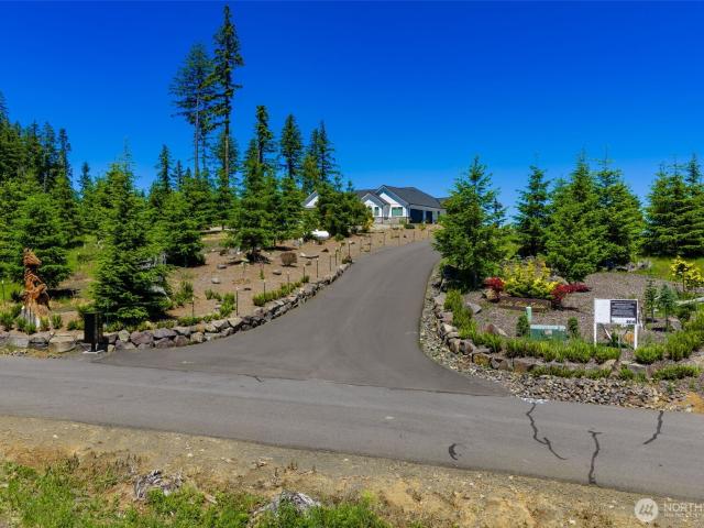 Land for sale in Castle Rock, Washington