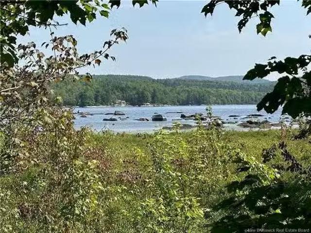 House for sale in Eel River Lake, Canterbury Parish