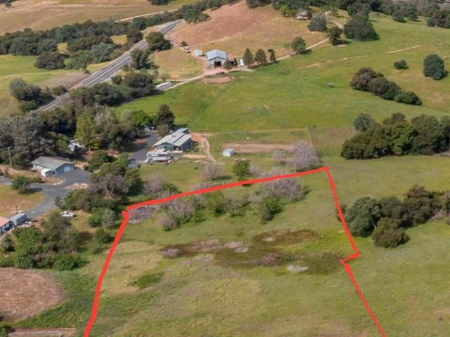 Land for sale in Mokelumne Hill, California