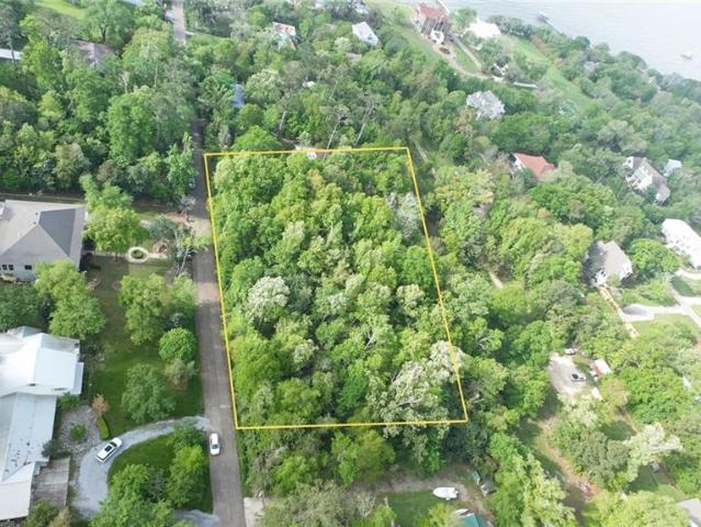 Land for sale in Mandeville, Louisiana