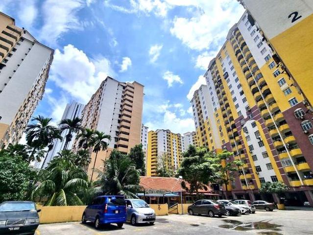 Apartment for sale in Petaling, Damansara Damai