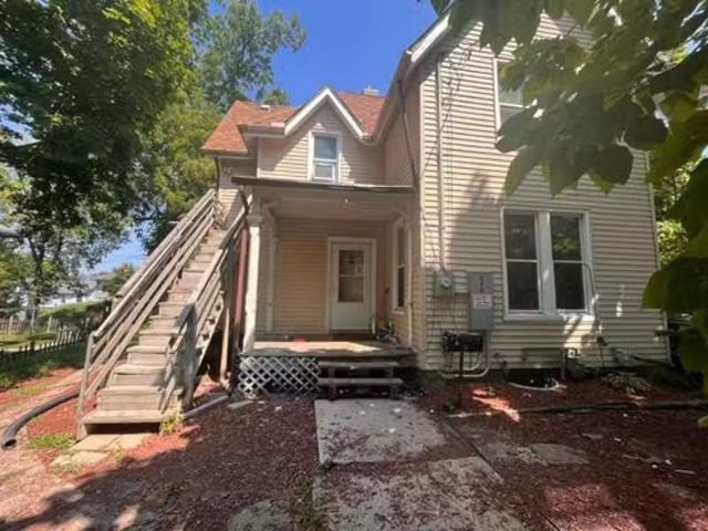Condo for rent in Moline