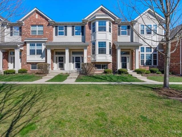 Townhouse for sale in Winfield, Illinois