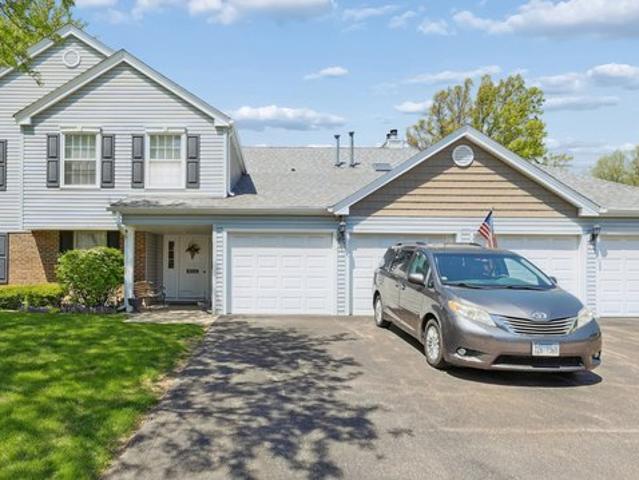 Condo for sale in Winfield, Illinois