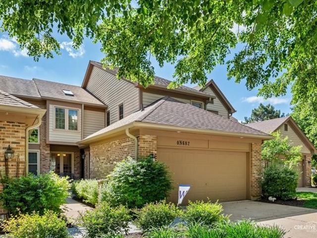 Townhouse for sale in Winfield, Illinois