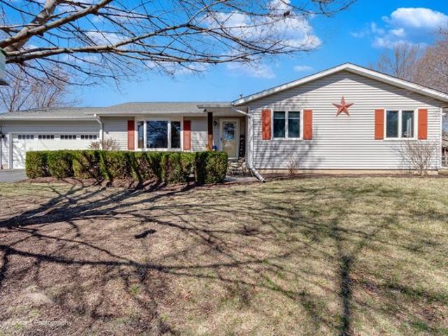 House for sale in Maple Park, Illinois