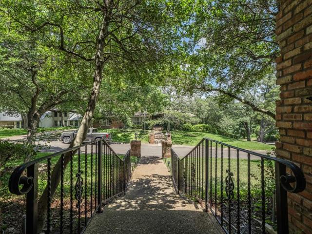 House for sale in Woodway, Texas