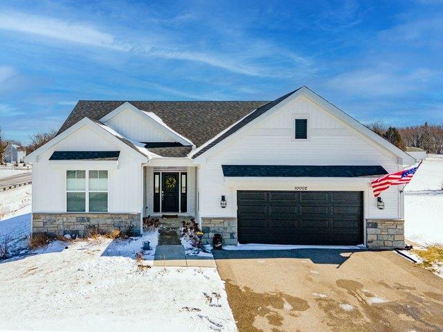 House for sale in Mchenry, Illinois