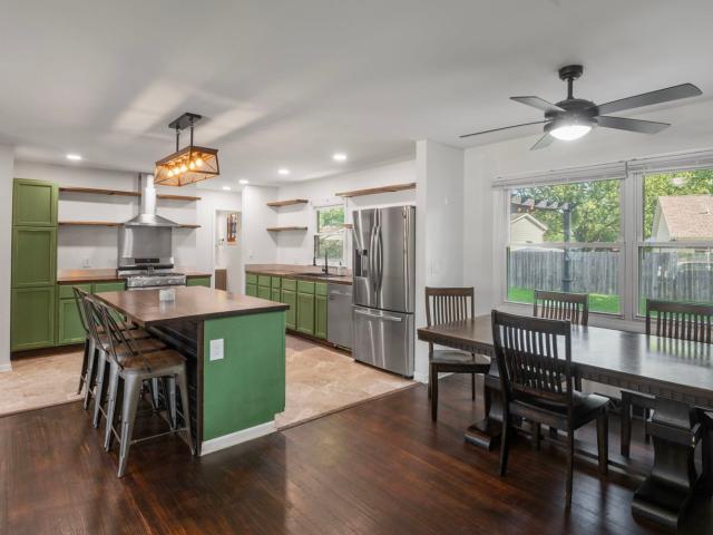House for sale in Mchenry, Illinois