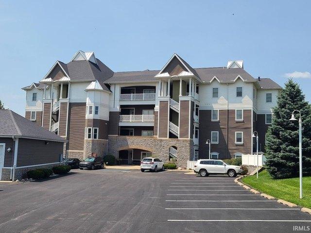 Condo for sale in Syracuse, Indiana