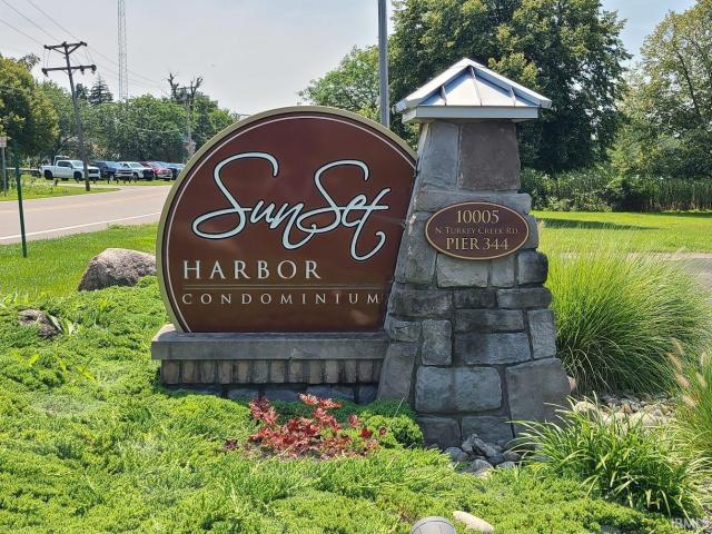 Condo for sale in Syracuse, Indiana