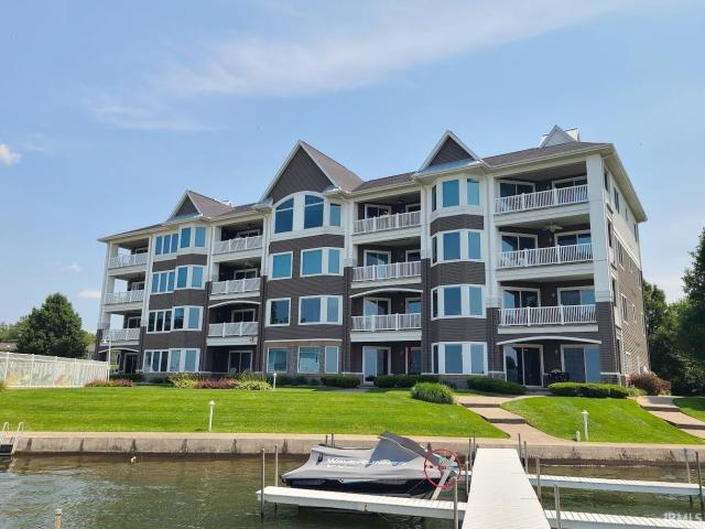 Condo for sale in Syracuse, Indiana