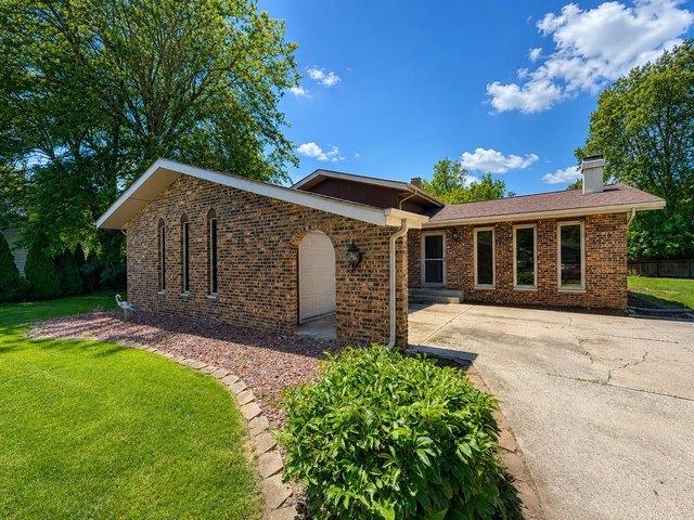 House for sale in Crown Point, Indiana