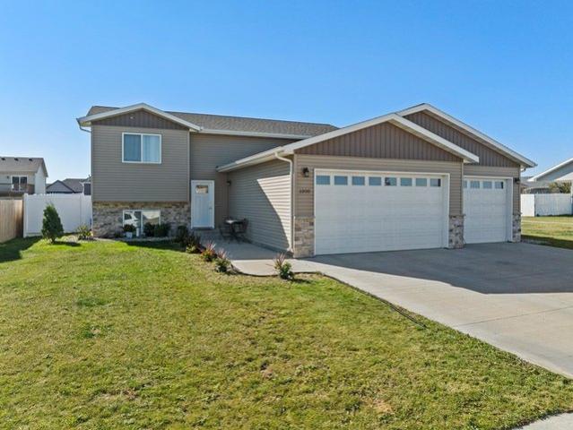 House for sale in Minot, Ward County