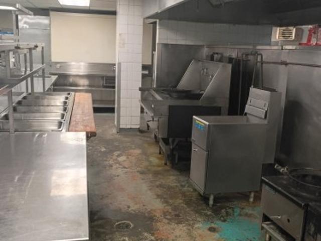 Commercial for rent in Chomedey, Quebec