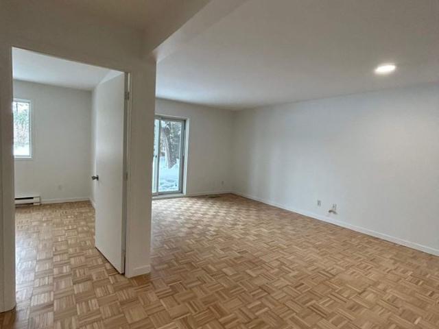 Apartment for rent in Saint-charles-borromée, Quebec