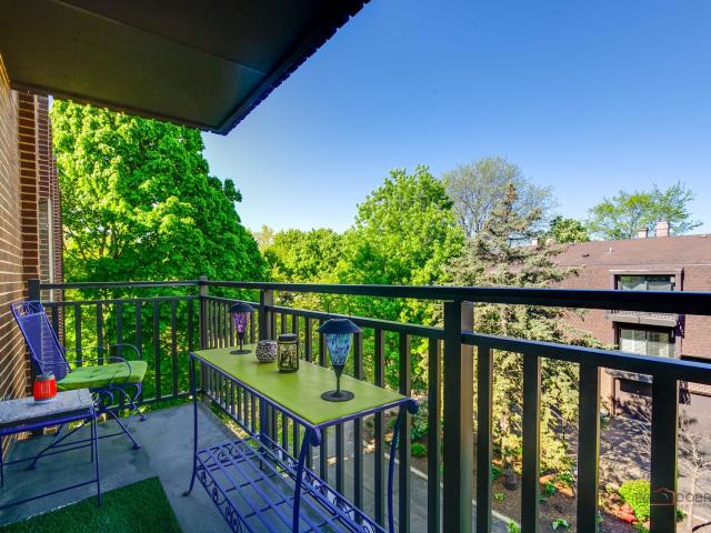 Condo for sale in Highland Park, Illinois