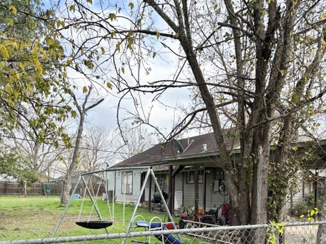 House for sale in Nixon, Texas