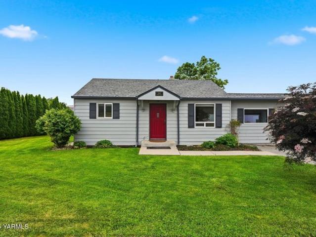 House for sale in Selah, Washington