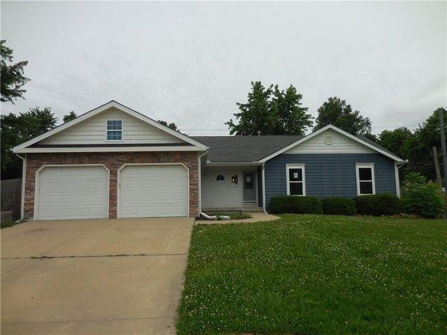 House for sale in Harrisonville, Missouri